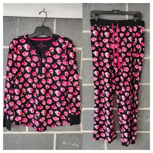 Betsey Johnson Perfect PJ Set Velour Pink Black Roses Pajamas Top Pants Medium